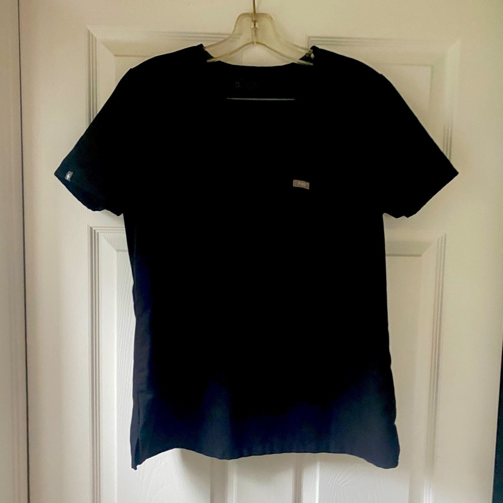 Figs small black scrub top Catarina one pocket